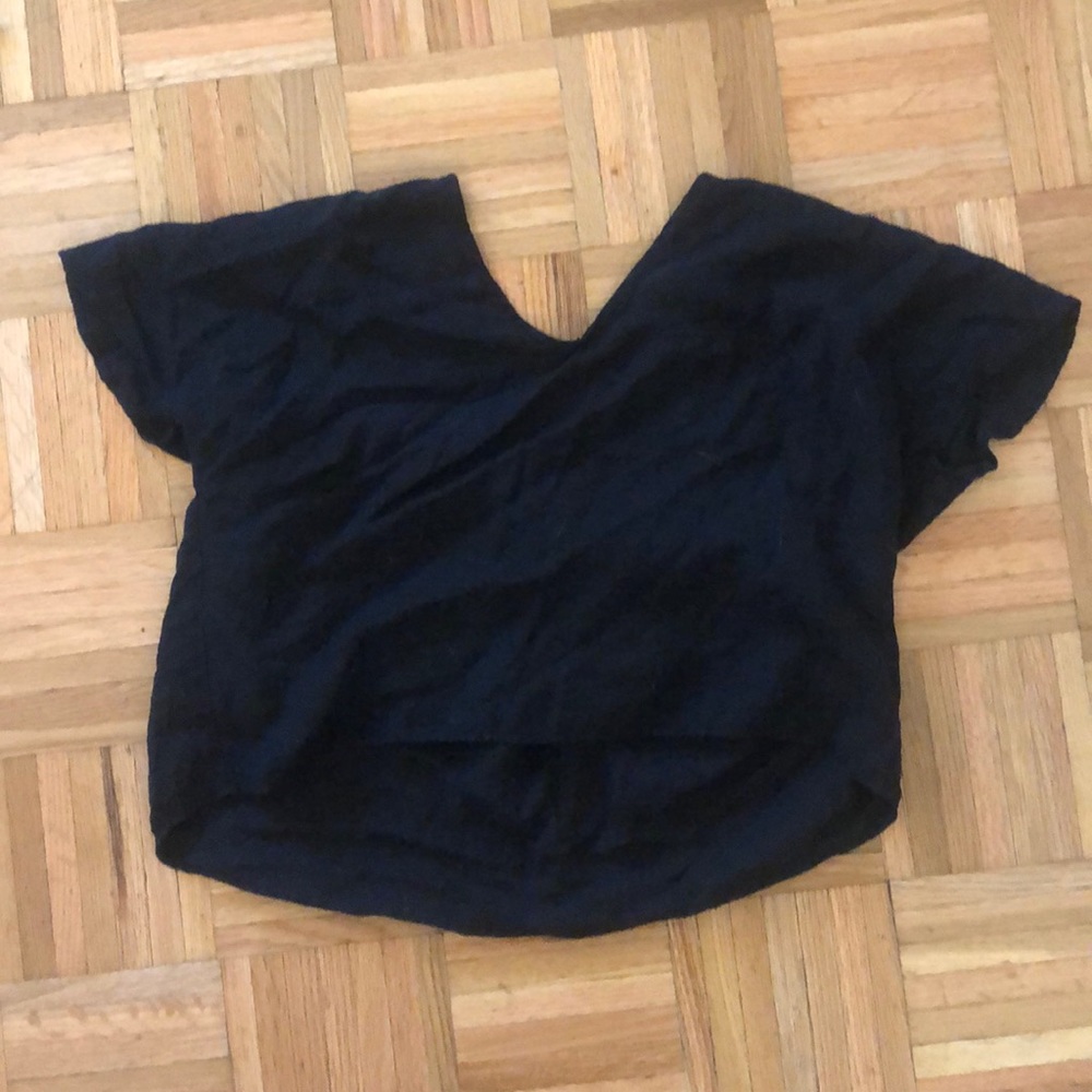 SOLD ❌ Raised seam black blouse